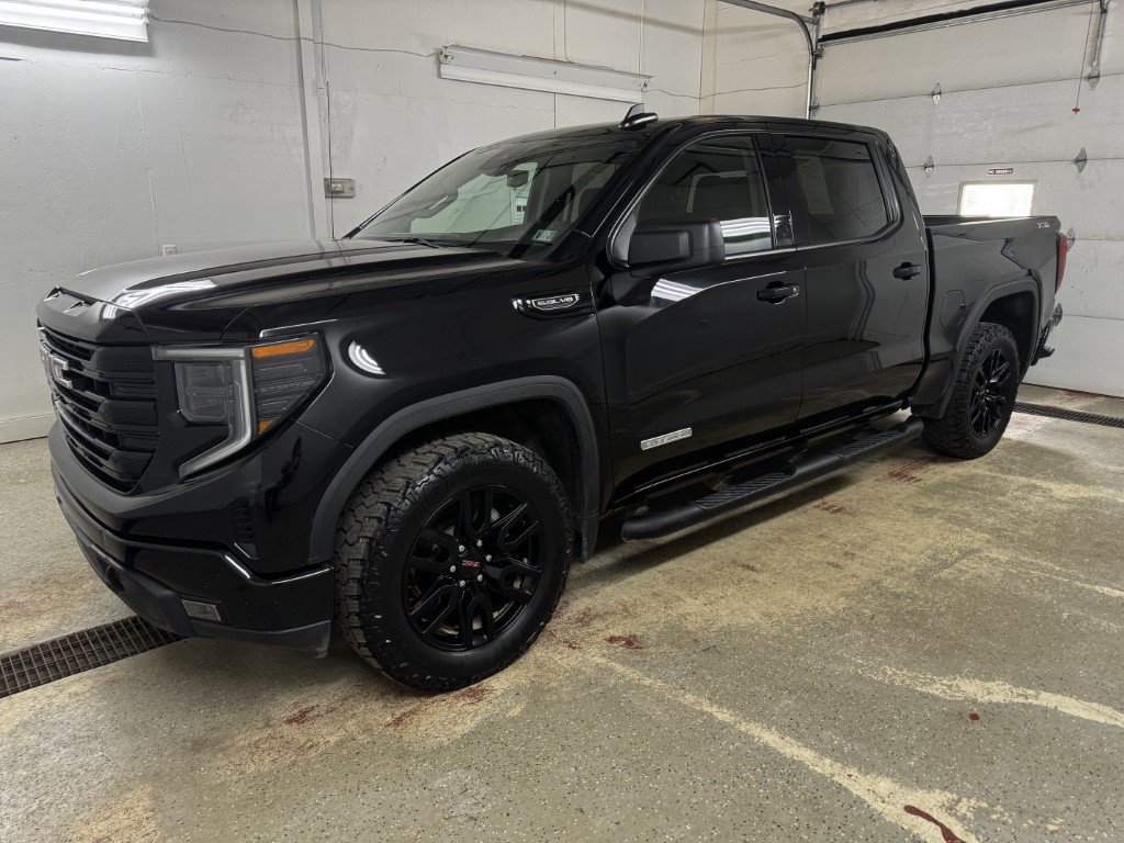 Used 2025 GMC Sierra 1500 Elevation w/ Preferred Package AWD/4WD image 5