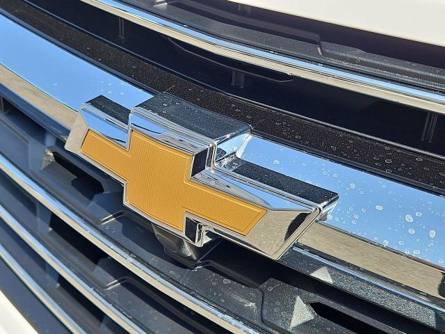 New 2027 Chevrolet Traverse LT w/ LPO, Cargo Package FWD image 31