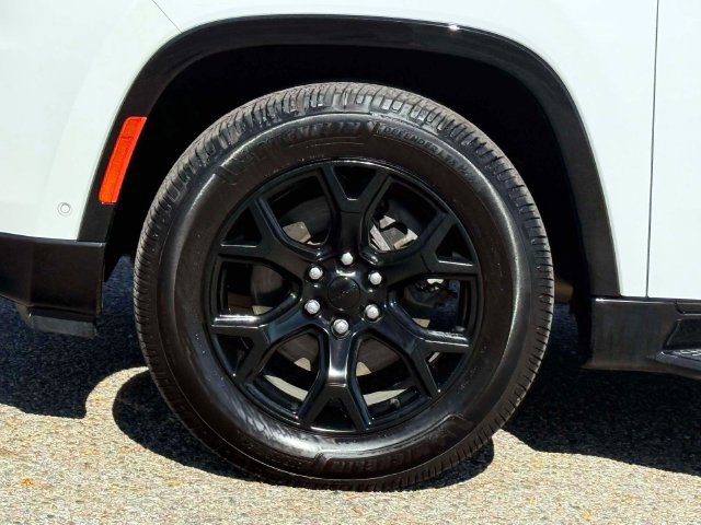 Used 2023 Jeep Wagoneer Series II AWD/4WD image 8