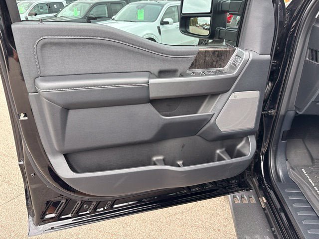 Used 2025 Ford F250 Lariat w/ Tremor Off-Road Package AWD/4WD image 24
