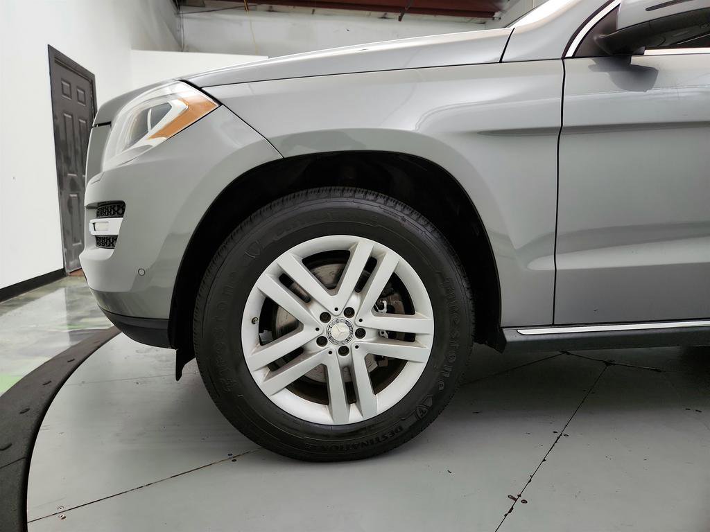 Used 2016 Mercedes-Benz GL 450 4MATIC image 46