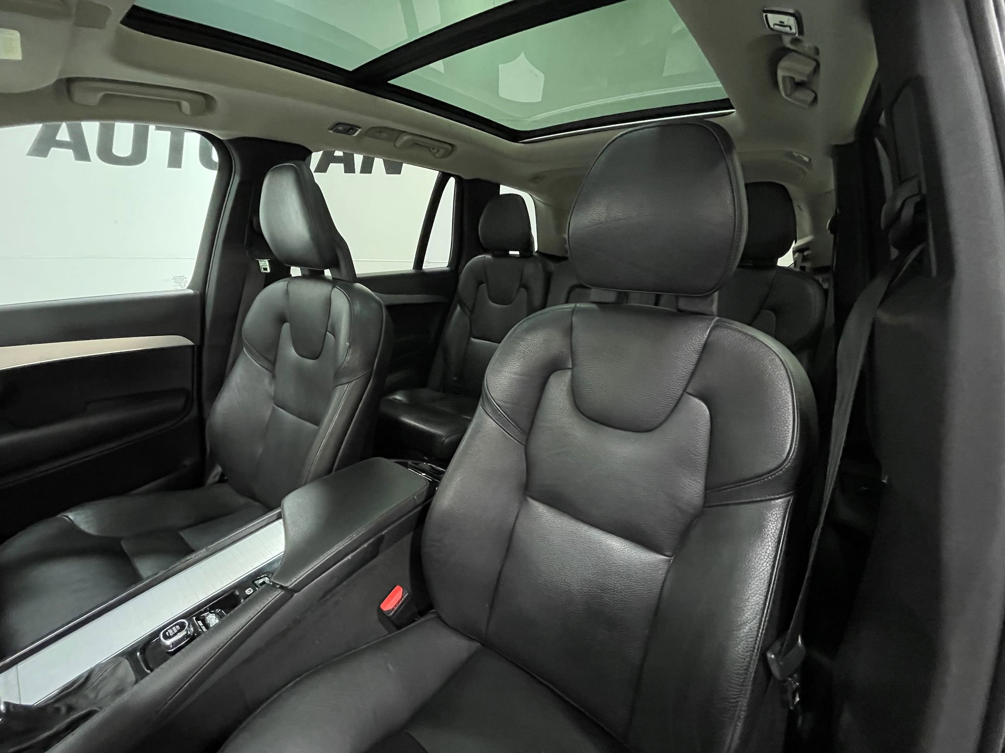 Used 2018 Volvo XC90 T5 Momentum w/ Convenience Package FWD image 14