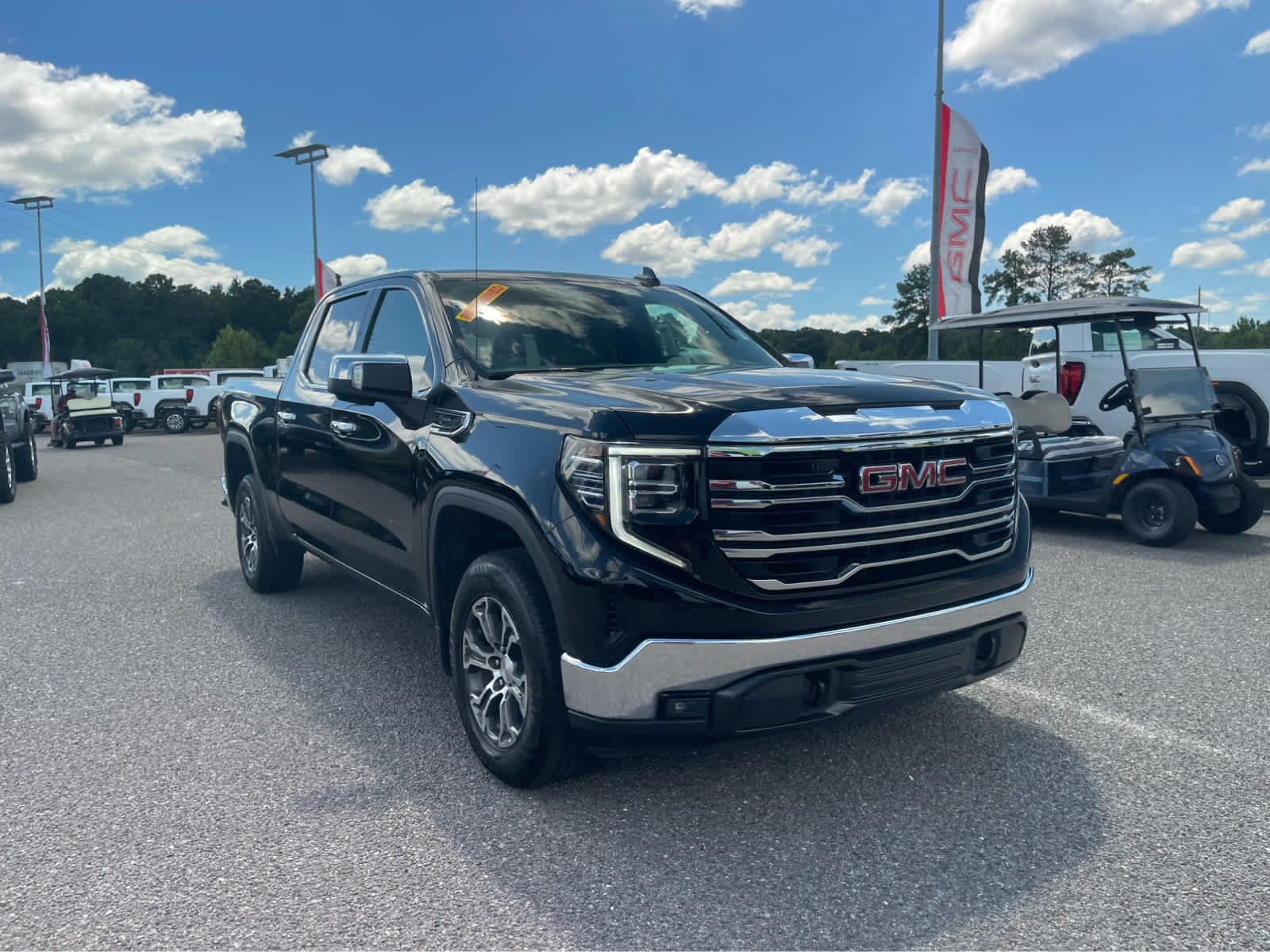 Used 2025 GMC Sierra 1500 SLT AWD/4WD image 3