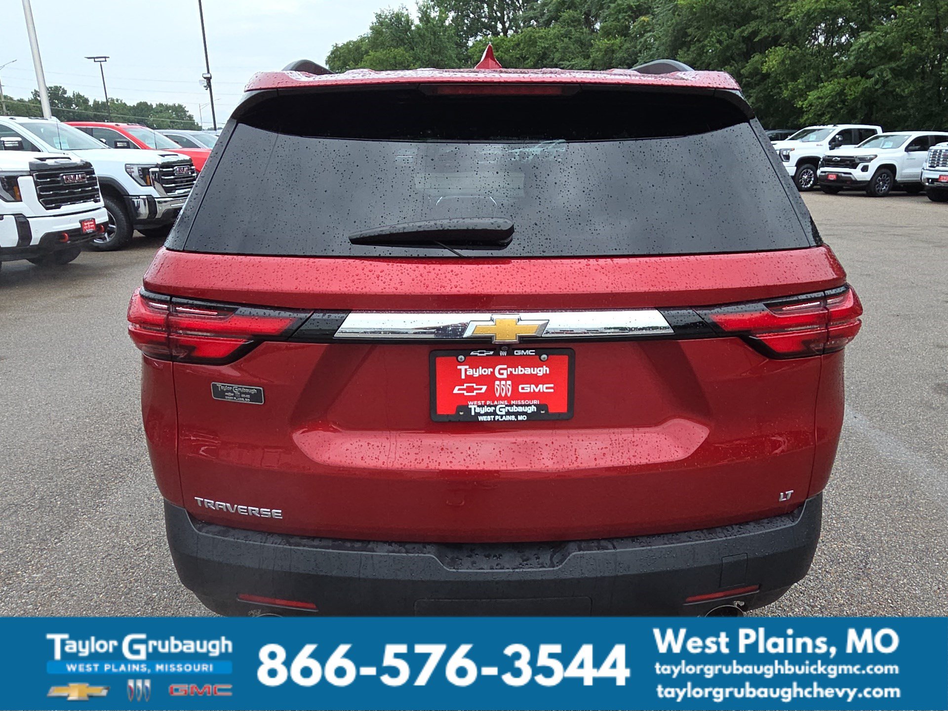 Used 2023 Chevrolet Traverse LT FWD image 7