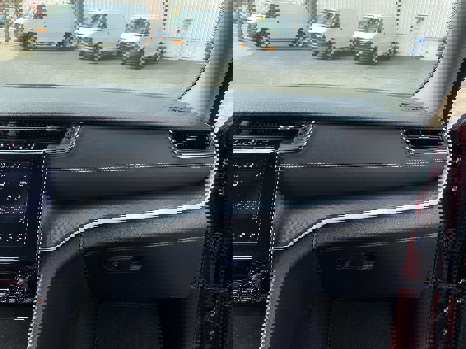 Used 2023 Jeep Grand Cherokee Laredo image 67