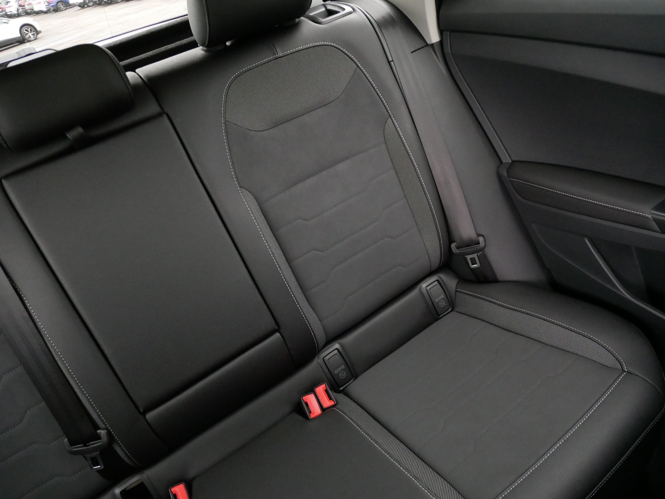 Certified 2025 Volkswagen Taos SE AWD/4WD image 14