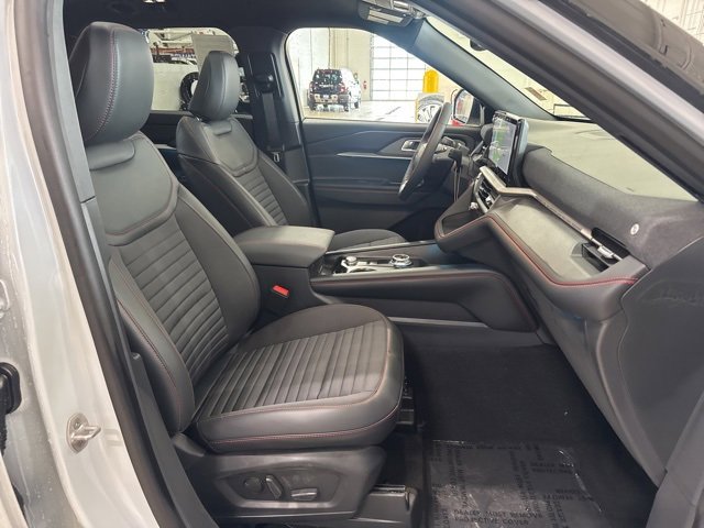 New 2026 Ford Explorer ST-Line w/ ST-Line Street Pack image 18