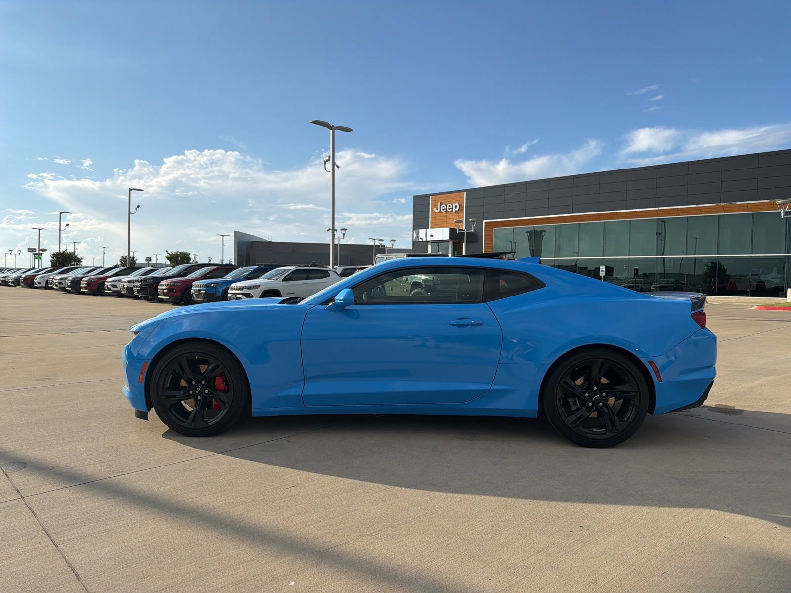 Used 2023 Chevrolet Camaro LT w/ Technology Package RWD image 2