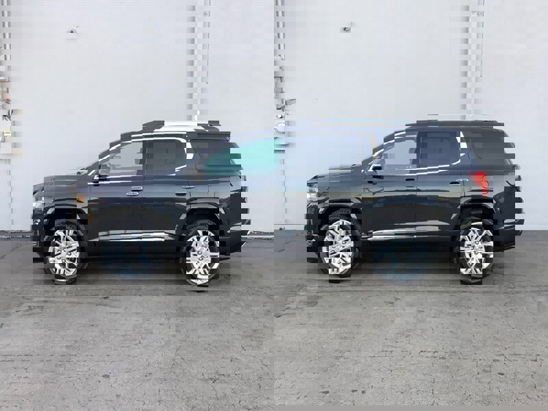 Used 2020 GMC Acadia Denali image 3