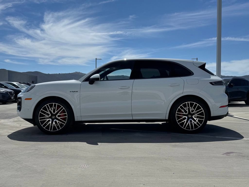 Used 2025 Porsche Cayenne Turbo w/ Premium Package Plus AWD/4WD image 6
