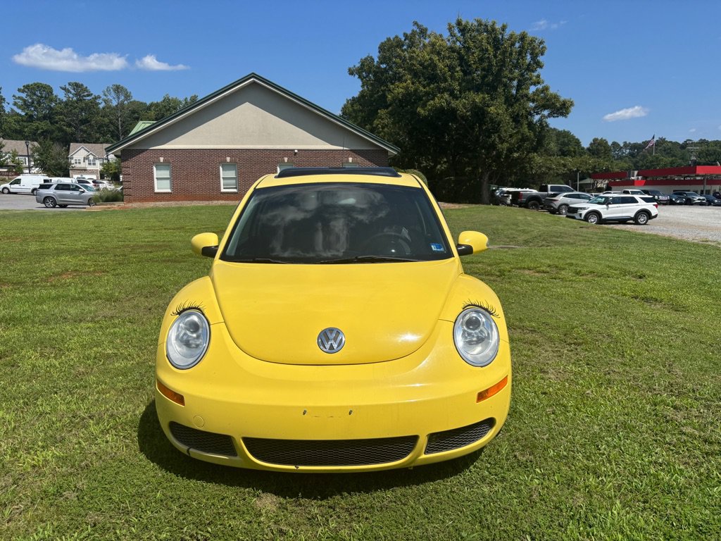 Used 2007 Volkswagen Beetle Coupe w/ Package 1 FWD image 2