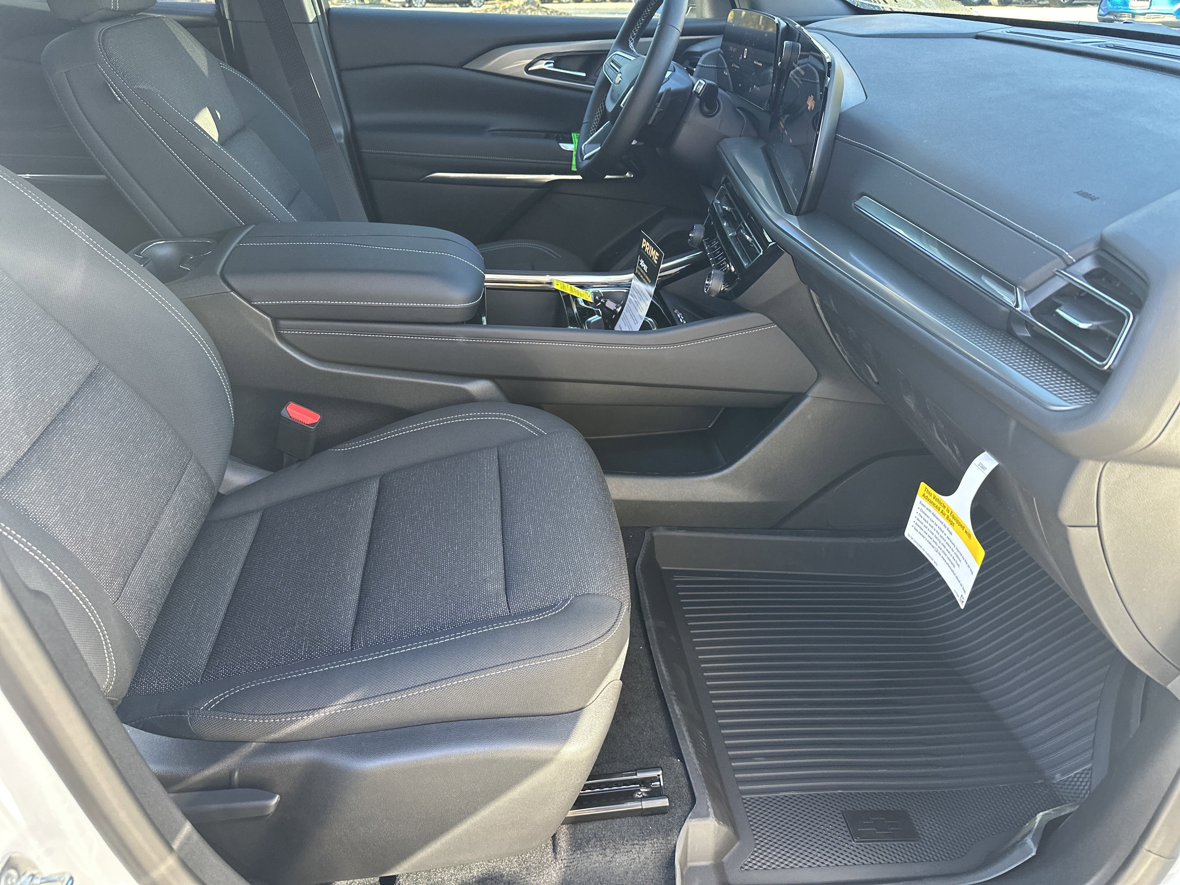 New 2026 Chevrolet Traverse LT w/ Sun and Wheel Package image 13