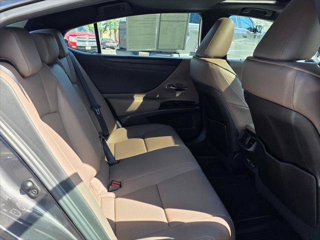 Used 2022 Lexus ES 250 w/ Premium Package AWD/4WD image 12