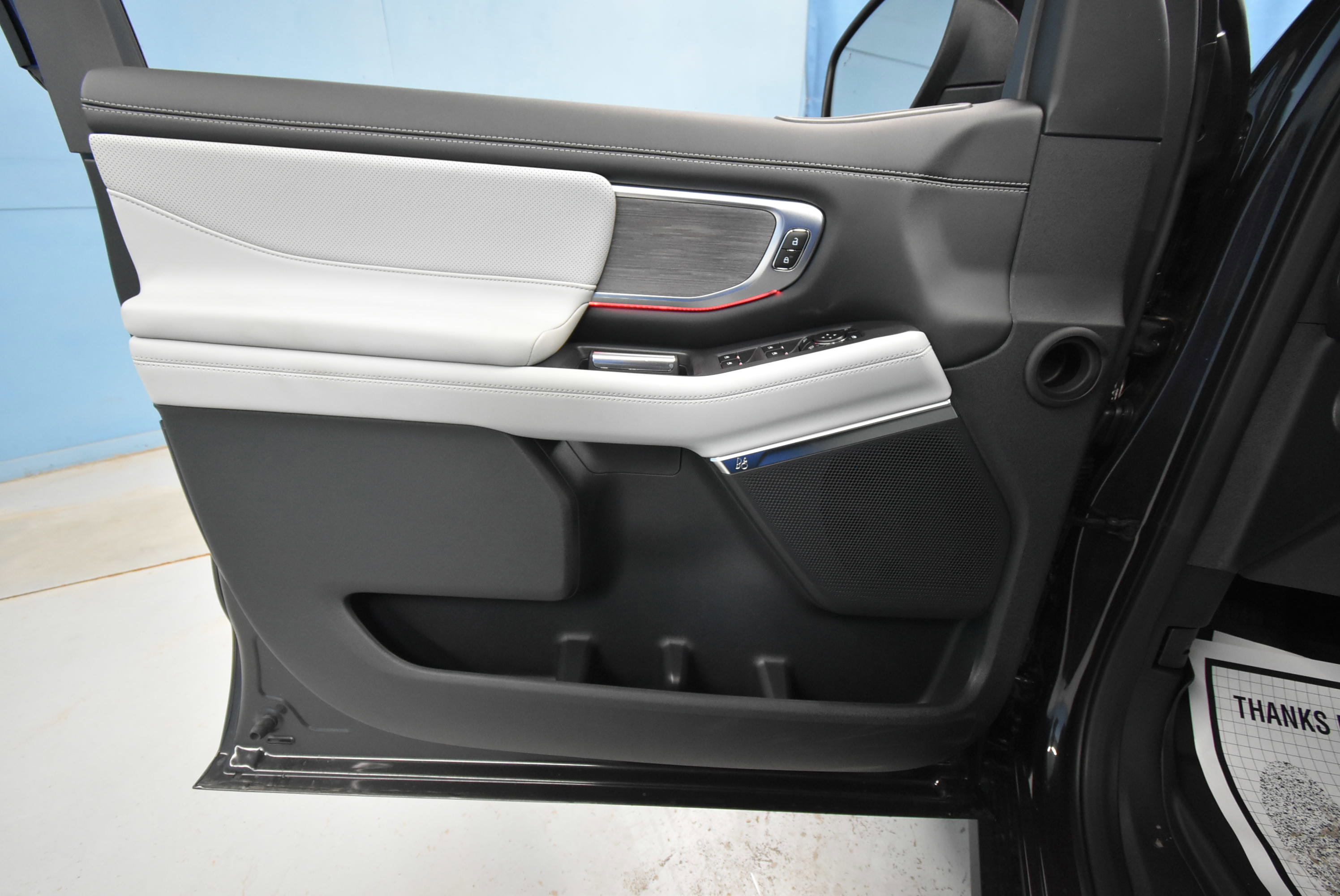 New 2026 Ford Expedition Max Platinum image 4
