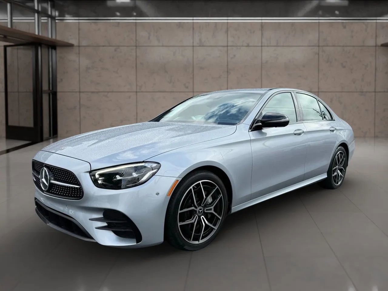 Used 2023 Mercedes-Benz E 350 Sedan image 3
