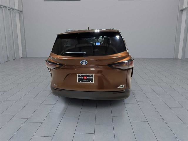 Certified 2023 Toyota Sienna XLE w/ XLE Plus Package image 7