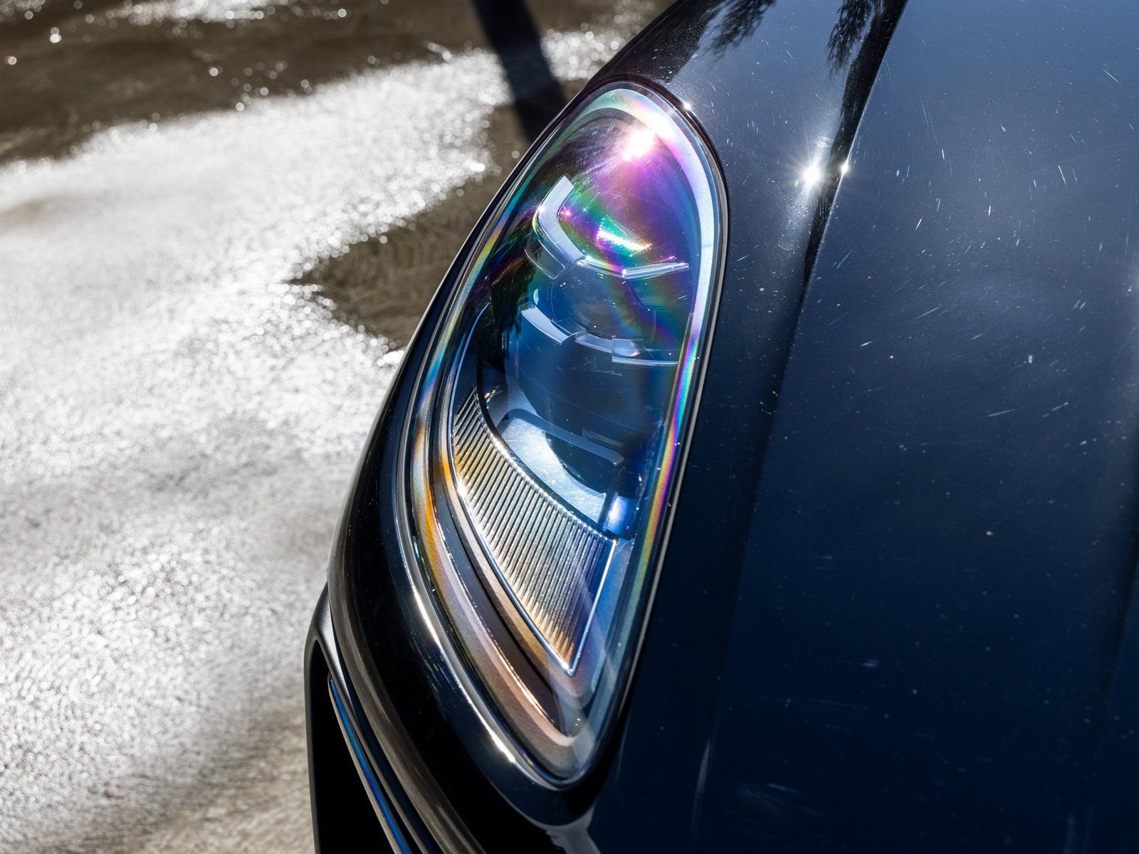 Certified 2025 Porsche Macan image 14