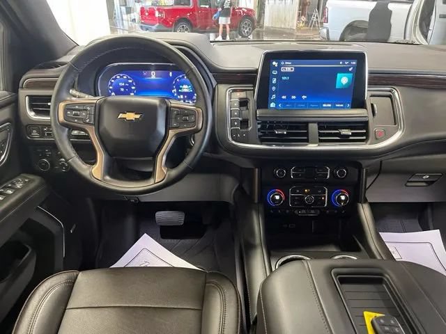 Used 2023 Chevrolet Suburban High Country AWD/4WD image 17