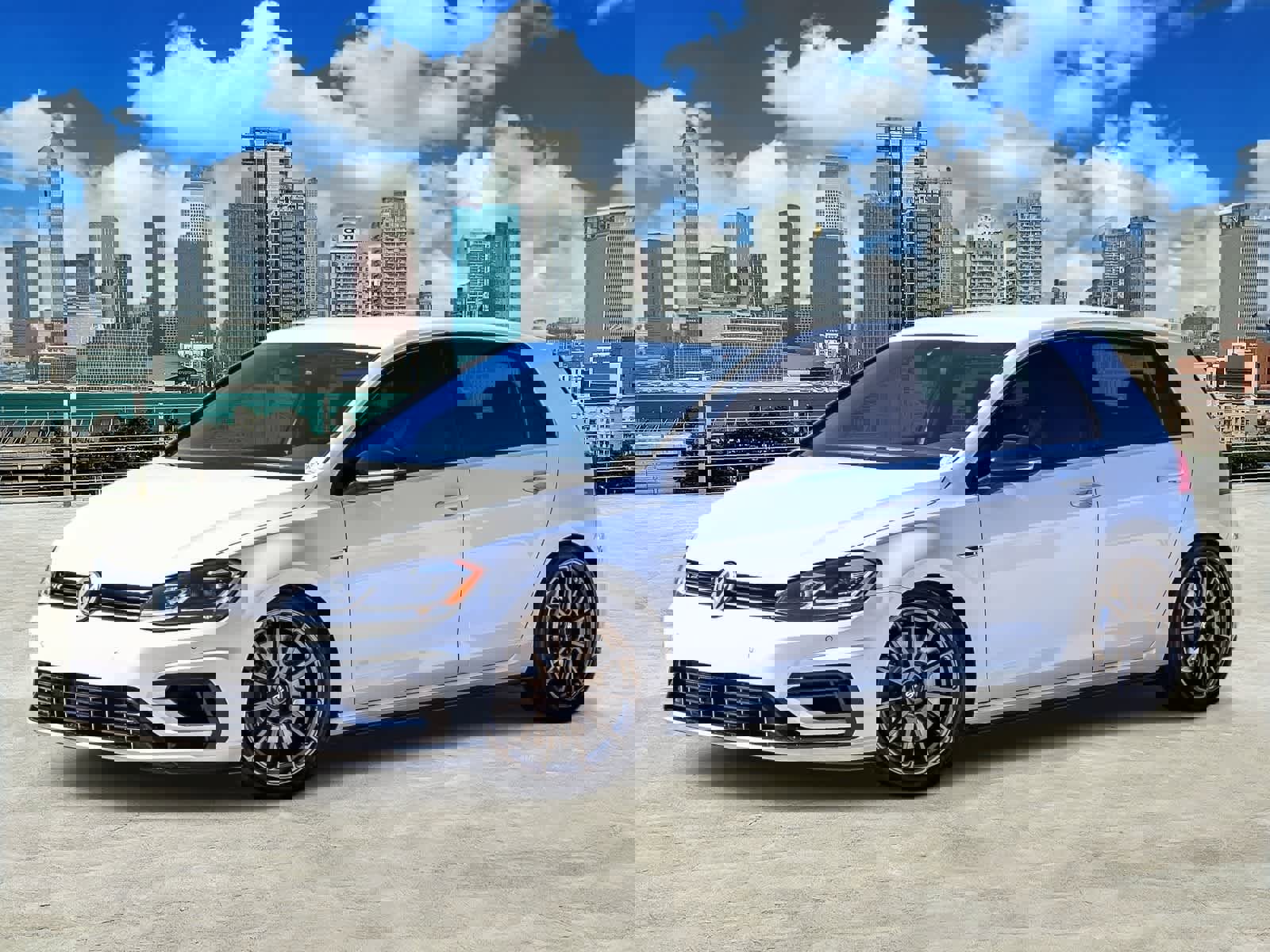 Used 2019 Volkswagen Golf R 4-Door image 1