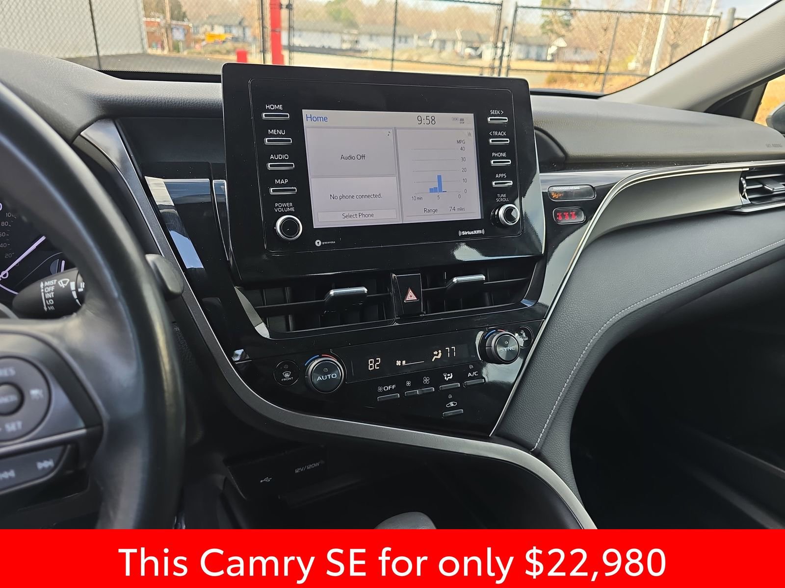 Used 2024 Toyota Camry SE image 25