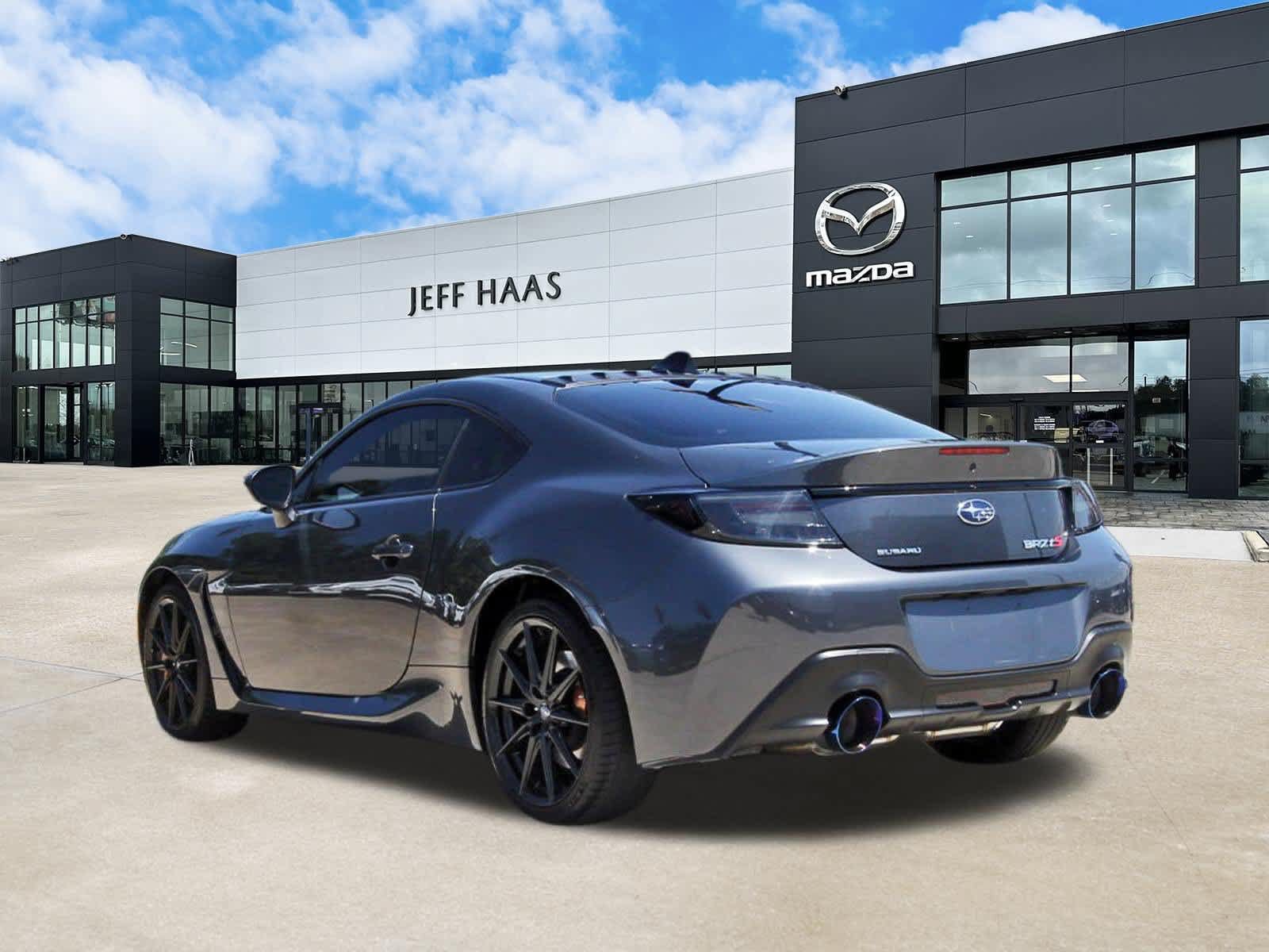 Used 2025 Subaru BRZ tS RWD image 2