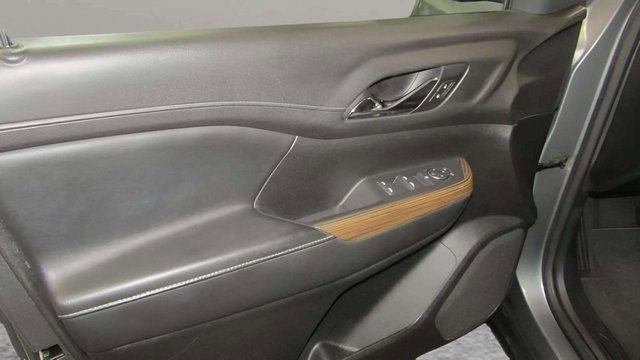 Used 2020 GMC Acadia SLE image 9