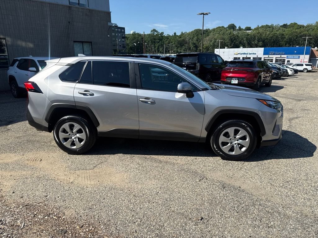 Used 2023 Toyota RAV4 LE AWD/4WD image 8