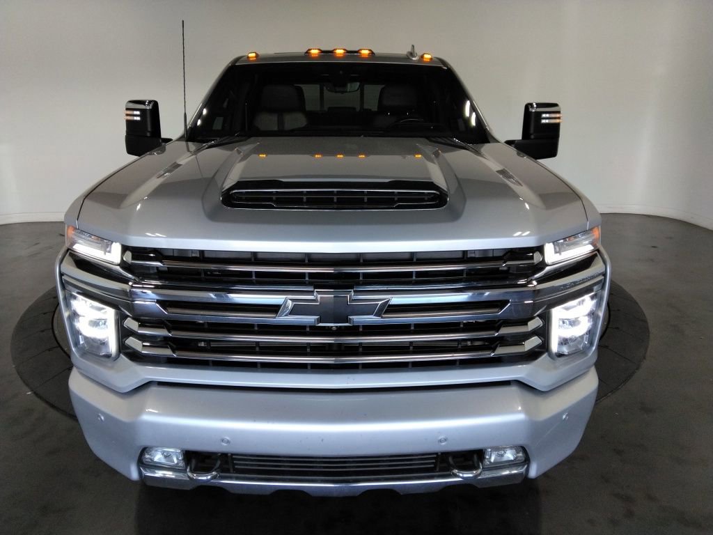 Used 2023 Chevrolet Silverado 2500 High Country w/ Technology Package image 3