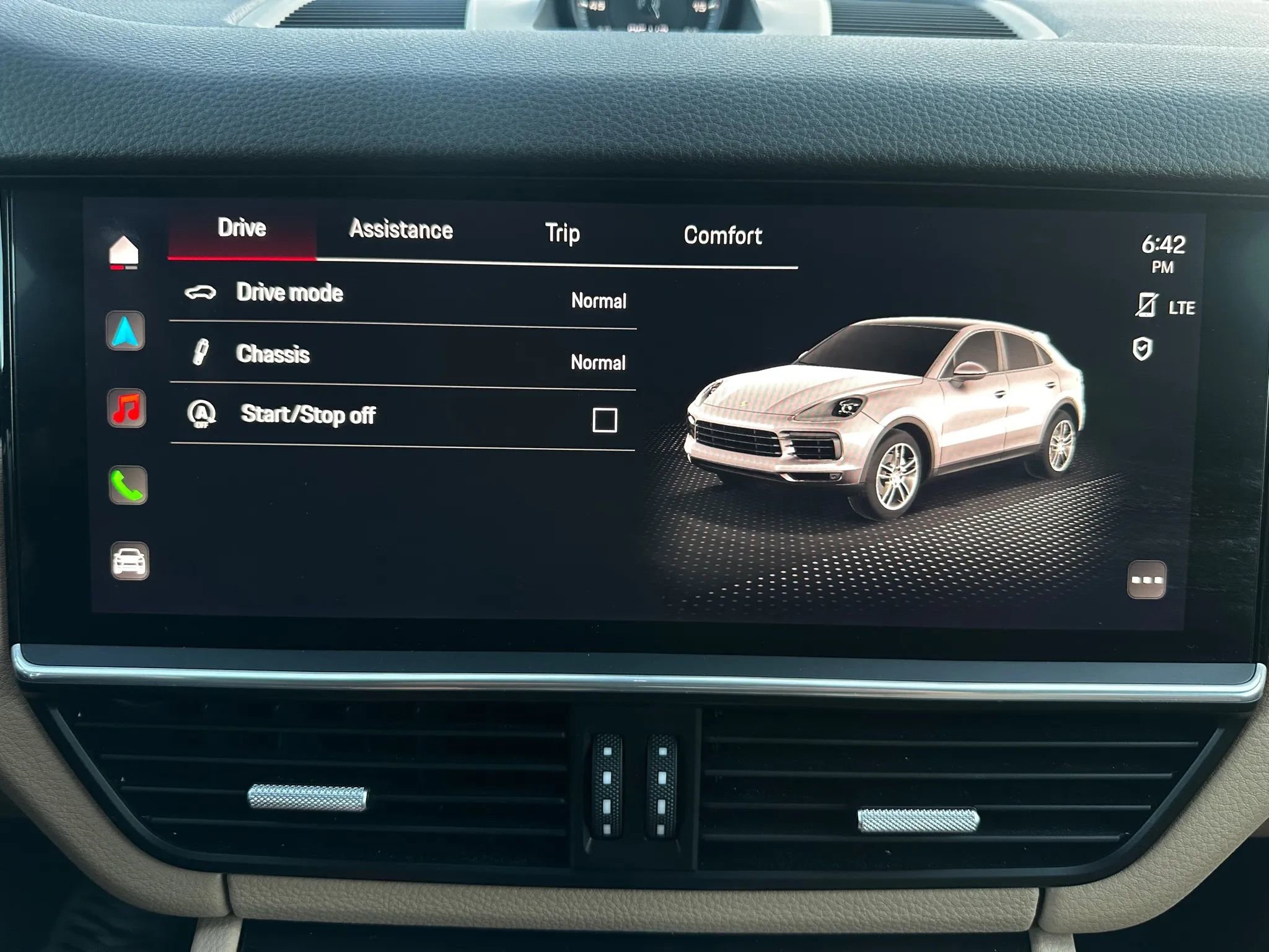 Used 2022 Porsche Cayenne Sport Utility 4D image 47