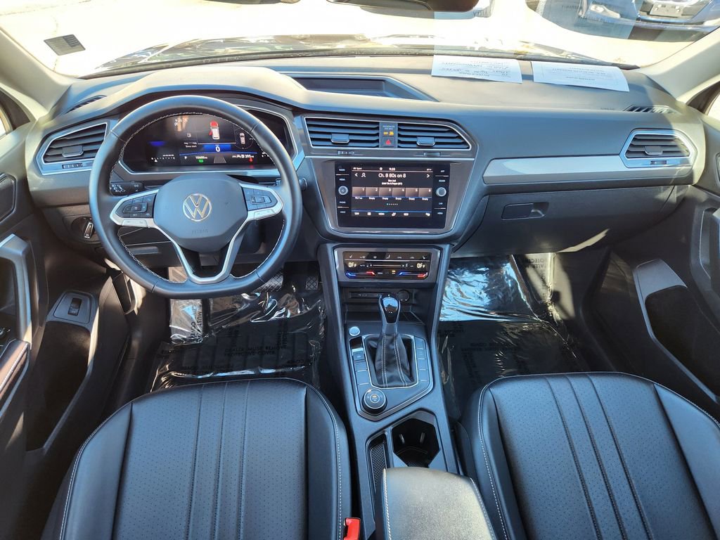 Certified 2024 Volkswagen Tiguan SE image 13