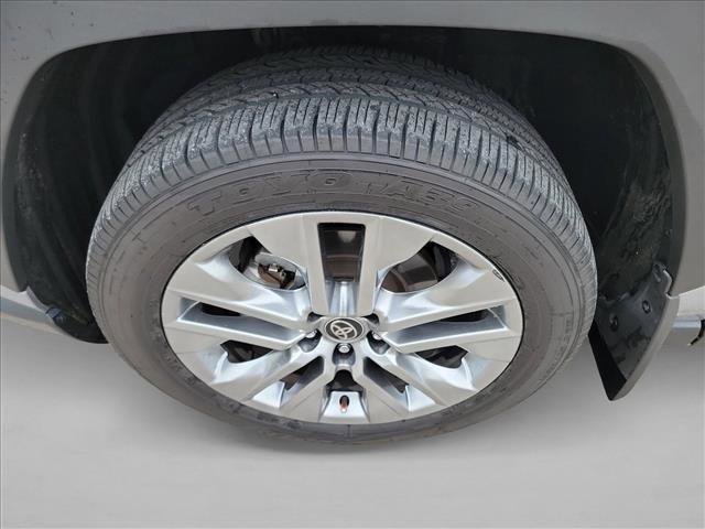 Used 2025 Toyota RAV4 XLE Premium FWD image 9