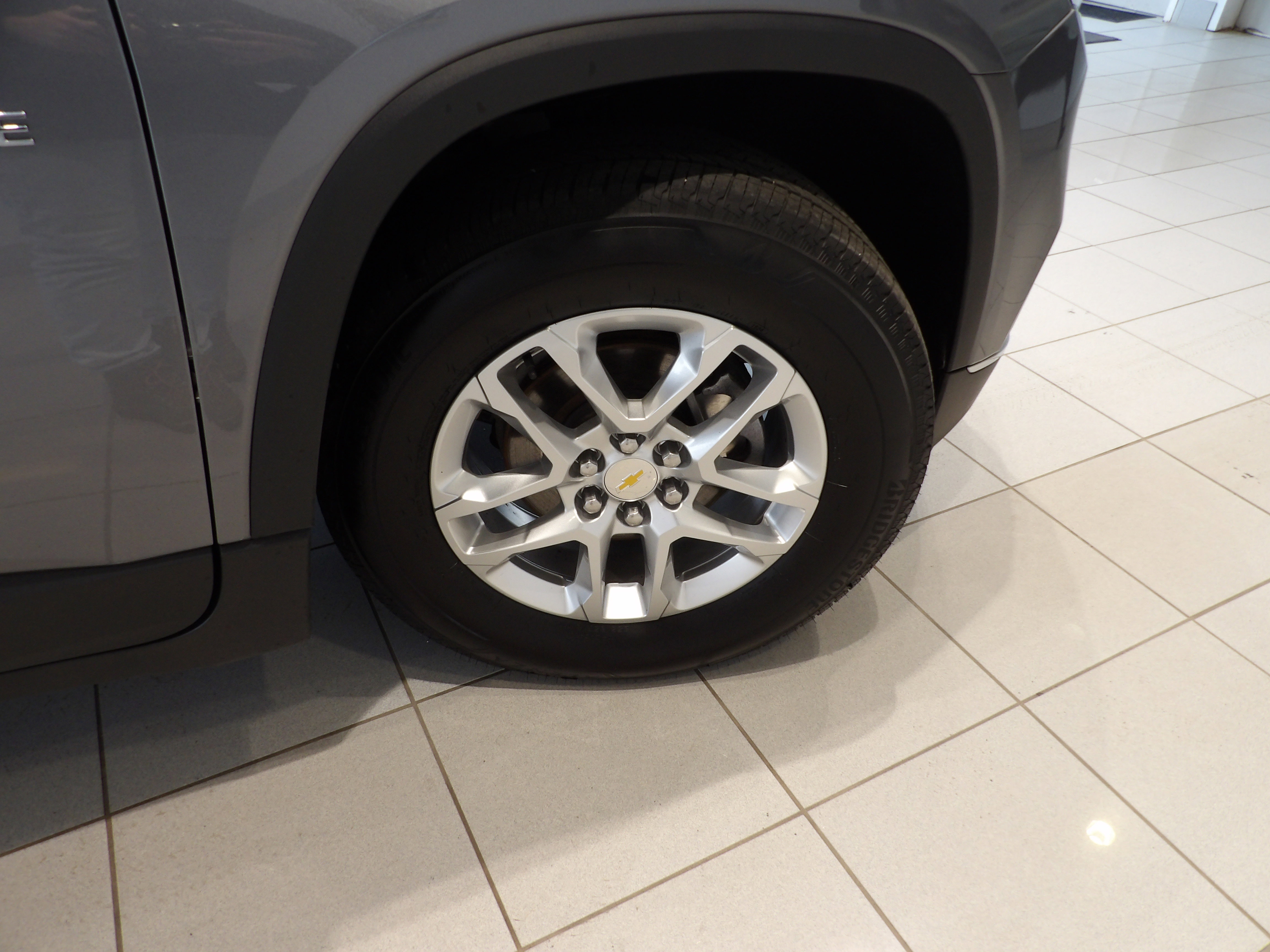 Used 2020 Chevrolet Traverse LT w/ Driver Confidence II Package image 27