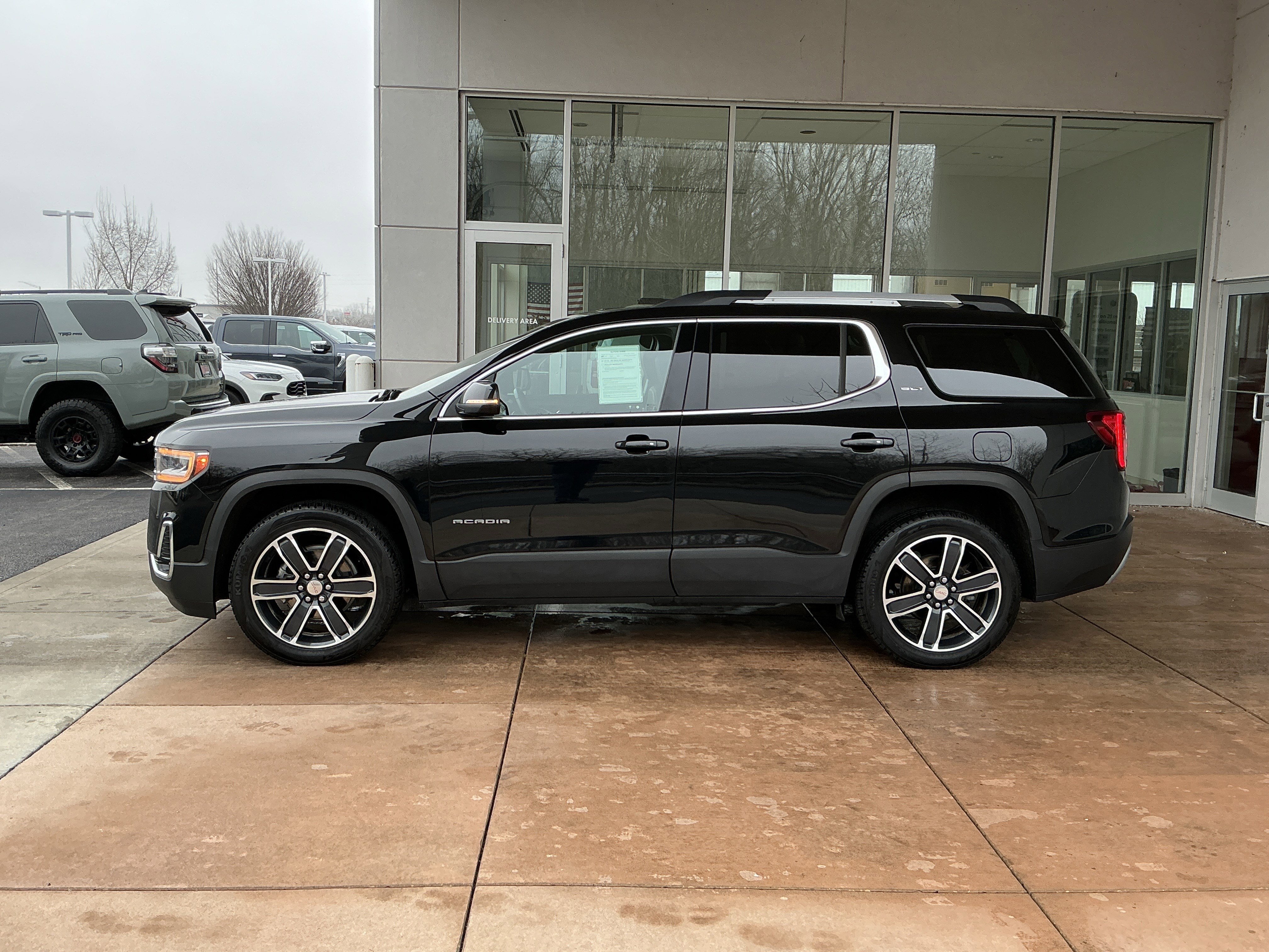 Used 2022 GMC Acadia SLT w/ Preferred Package image 19