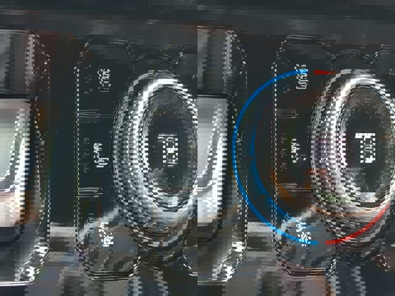 Used 2024 GMC Sierra 2500 Denali Ultimate image 25