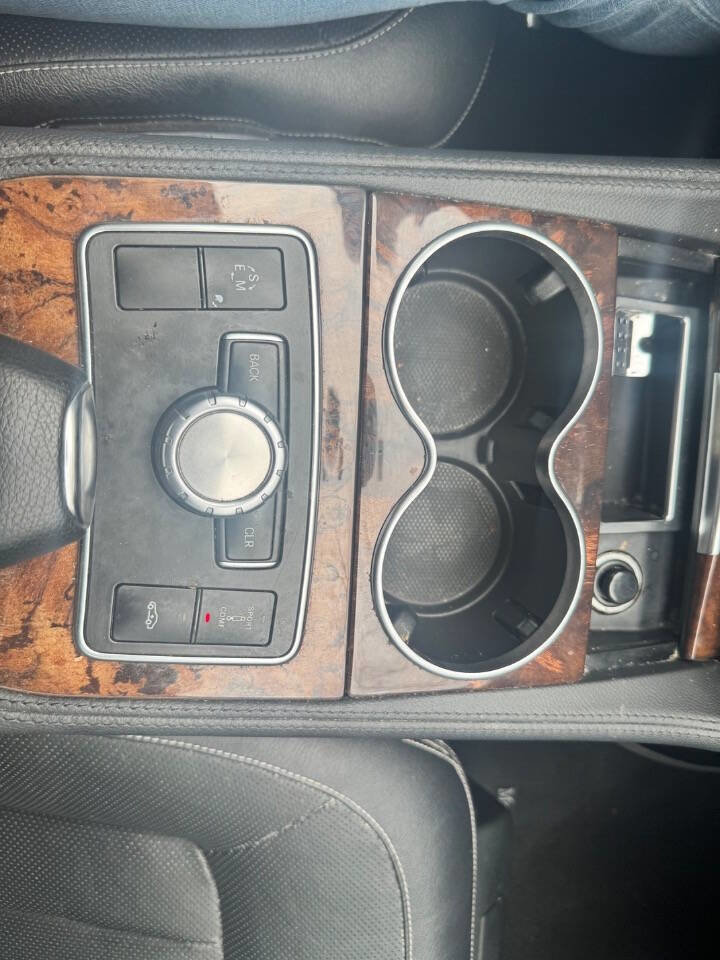 Used 2014 Mercedes-Benz CLS 550 w/ Premium 1 Package image 34