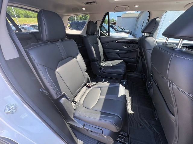 Used 2025 Honda Pilot Touring image 34