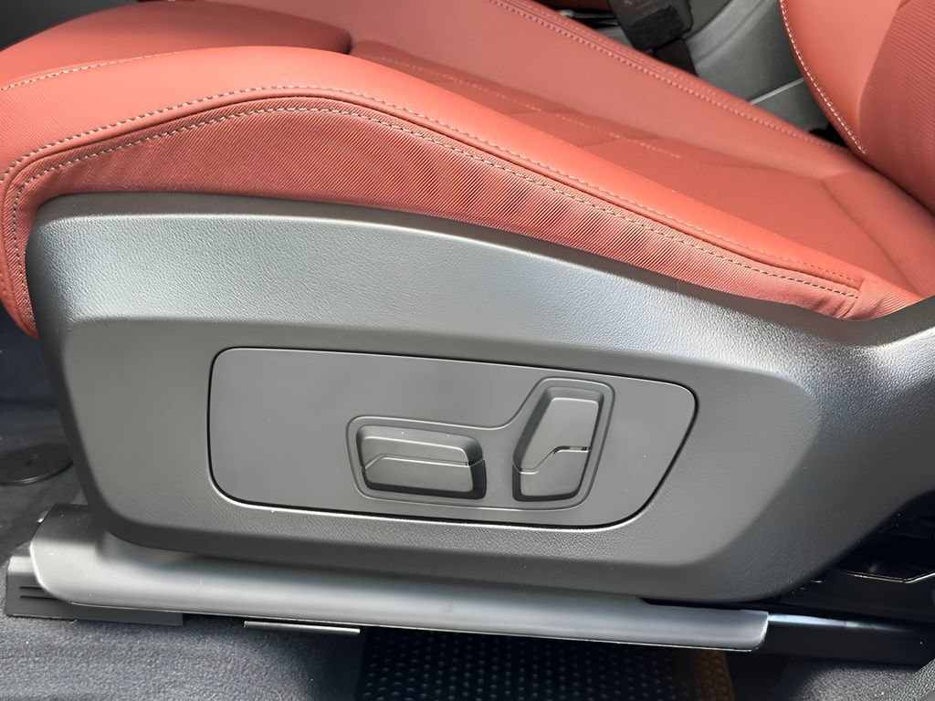New 2026 BMW X1 xDrive28i w/ Technology Package AWD/4WD image 12