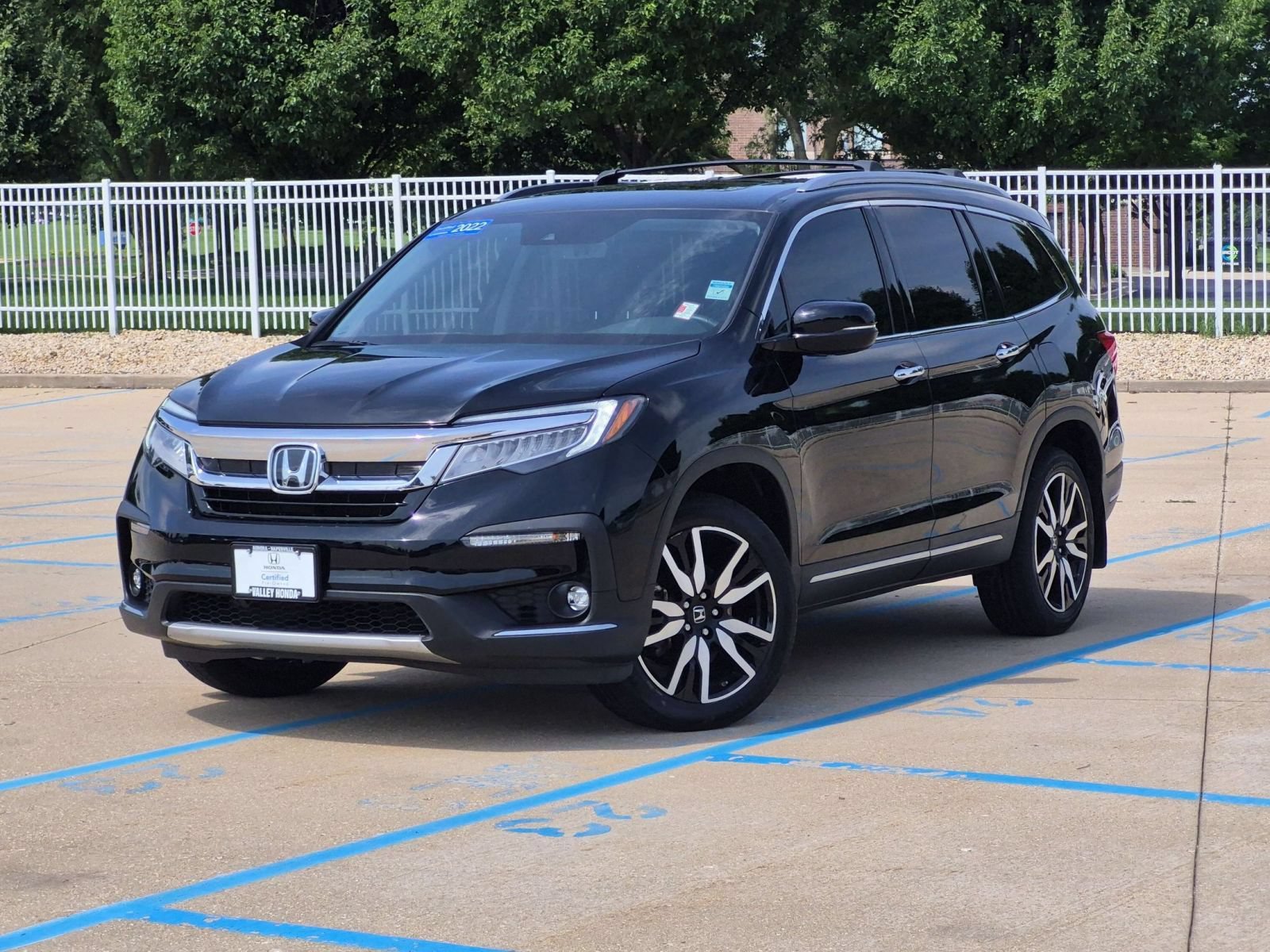 Certified 2022 Honda Pilot Touring image 2