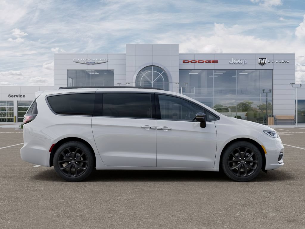 New 2026 Chrysler Pacifica Limited w/ S Appearance Package AWD/4WD image 22