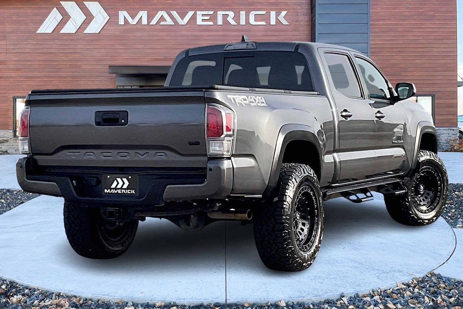 Used 2022 Toyota Tacoma TRD Off-Road image 5