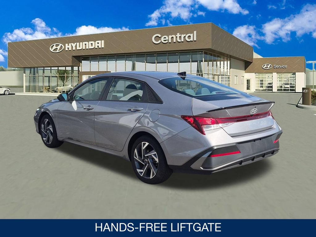Certified 2025 Hyundai Elantra Sport FWD image 6