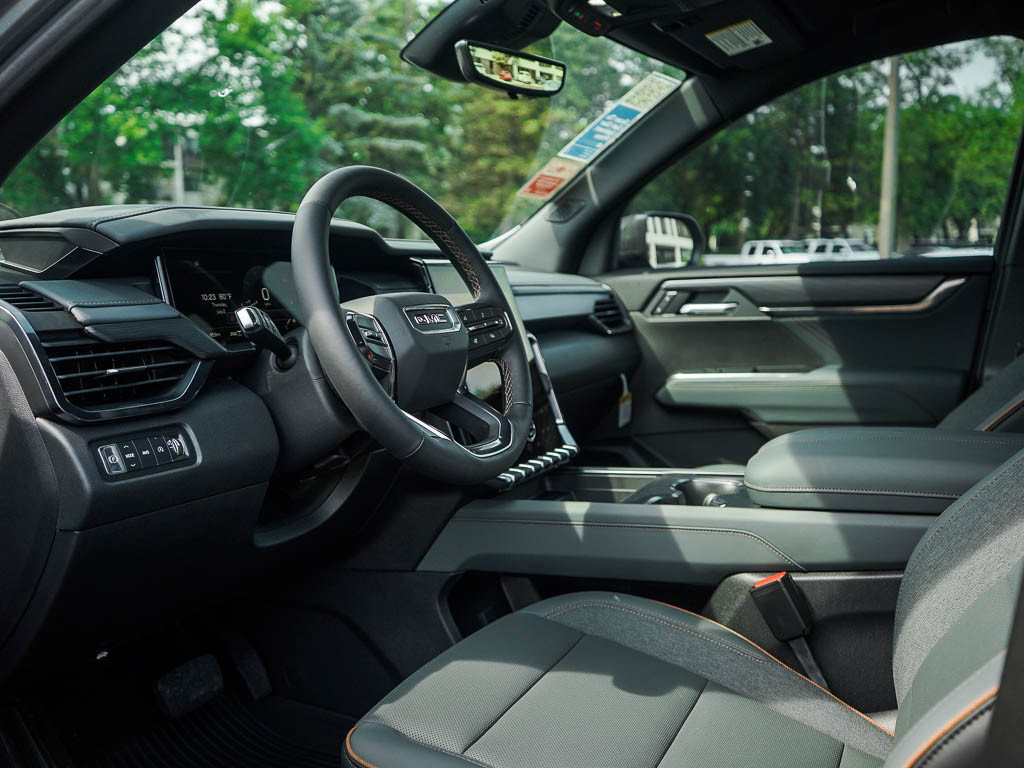 New 2026 GMC Acadia AT4 w/ LPO, Floor Liner Package AWD/4WD image 19