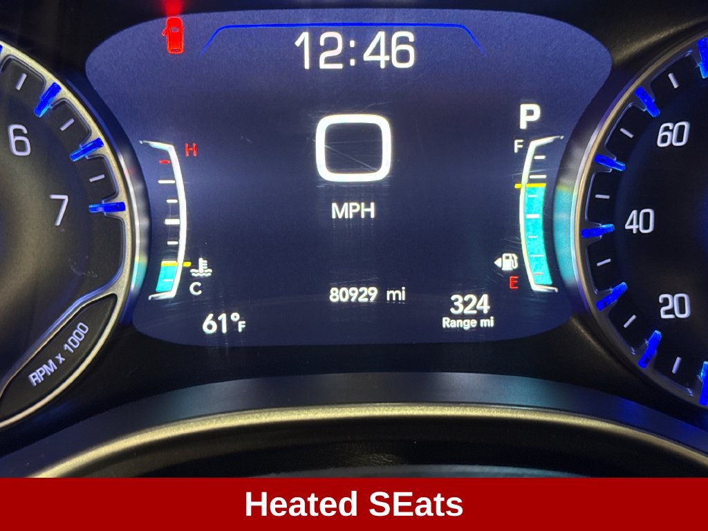 Used 2023 Chrysler Pacifica Touring-L FWD image 7