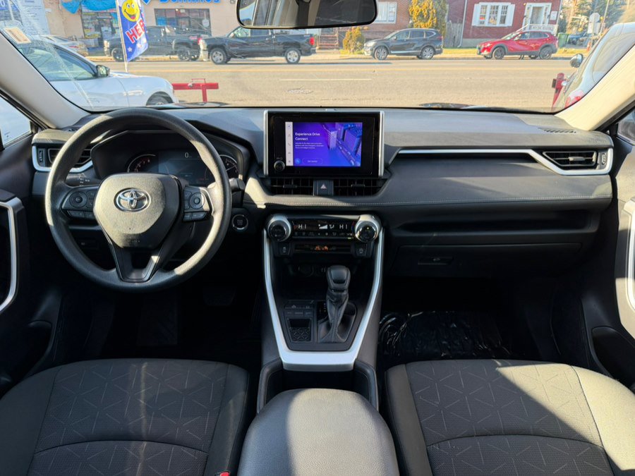 Used 2024 Toyota RAV4 XLE image 24