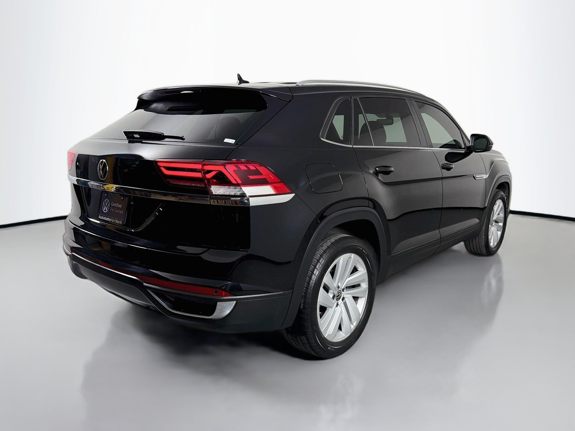 Certified 2023 Volkswagen Atlas Cross Sport SE FWD image 5