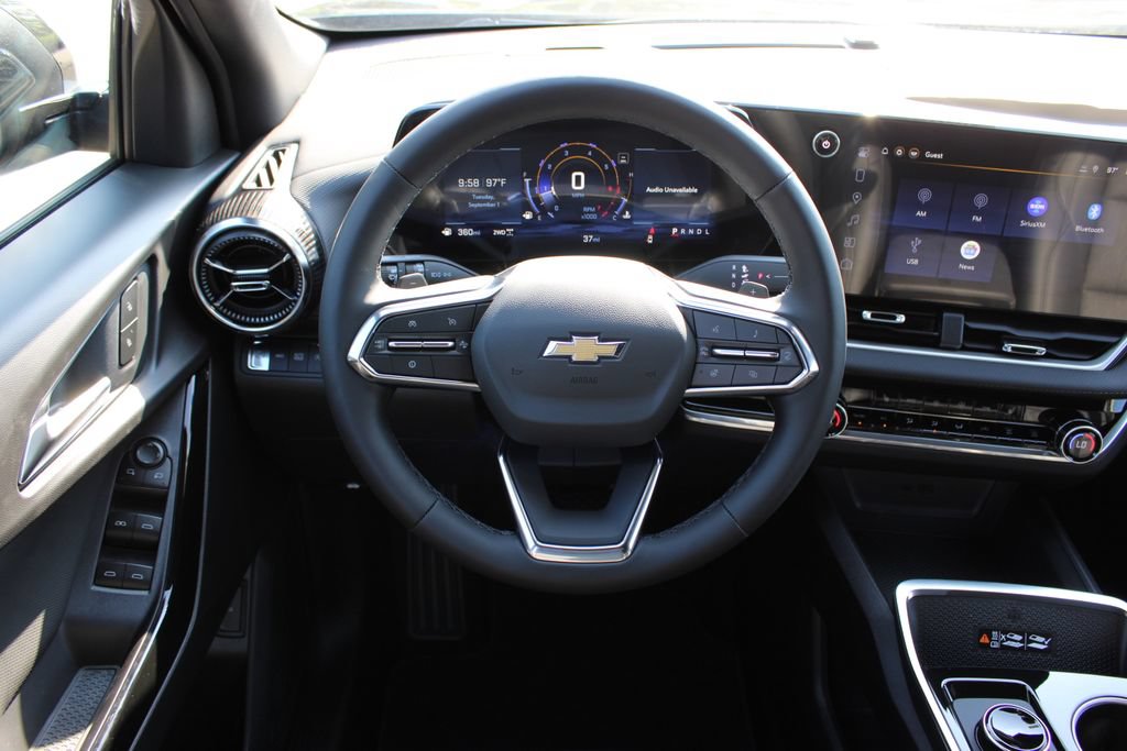 New 2026 Chevrolet Equinox LT w/ Convenience Package II AWD/4WD image 16