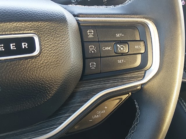 Used 2024 Jeep Wagoneer Series II AWD/4WD image 23