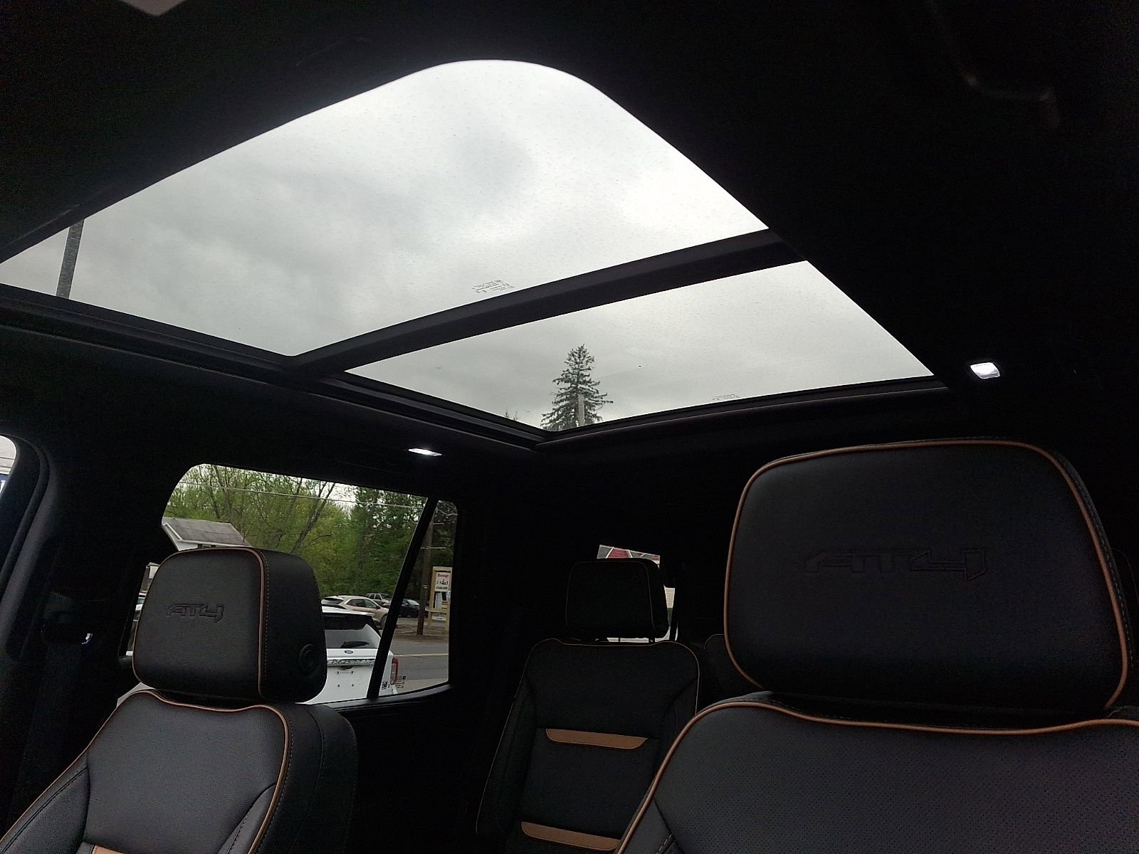 Used 2023 GMC Yukon AT4 w/ LPO, Floor Liner Package AWD/4WD image 15