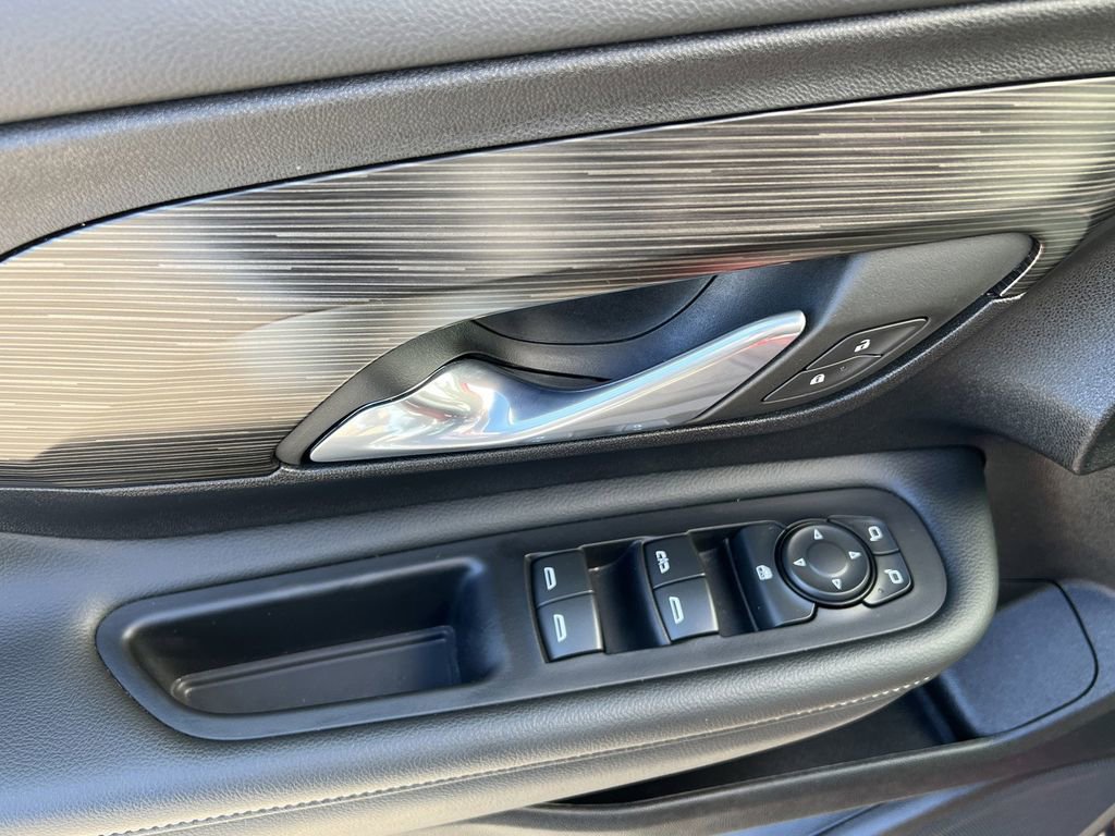 Used 2024 GMC Terrain SLE image 11