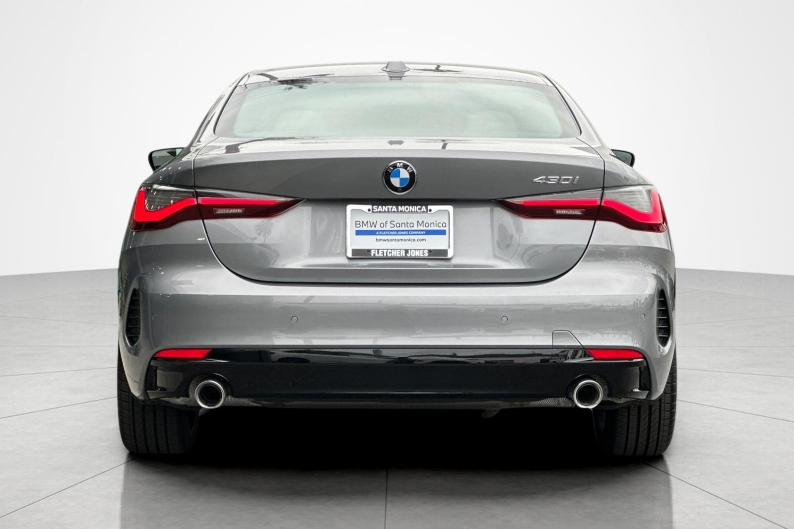 Used 2024 BMW 430i Coupe w/ Convenience Package RWD image 4